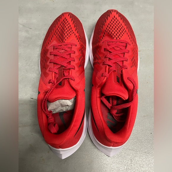 Nike Men's Air Zoom Winflo 6 Running Shoe - Picture 4 of 8
